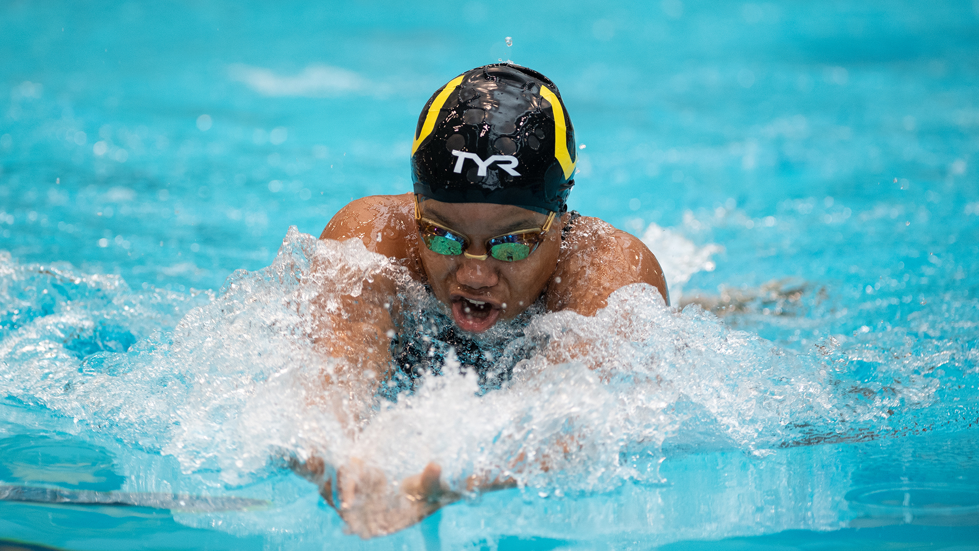 Vicky Maumbe, Wooster swimming